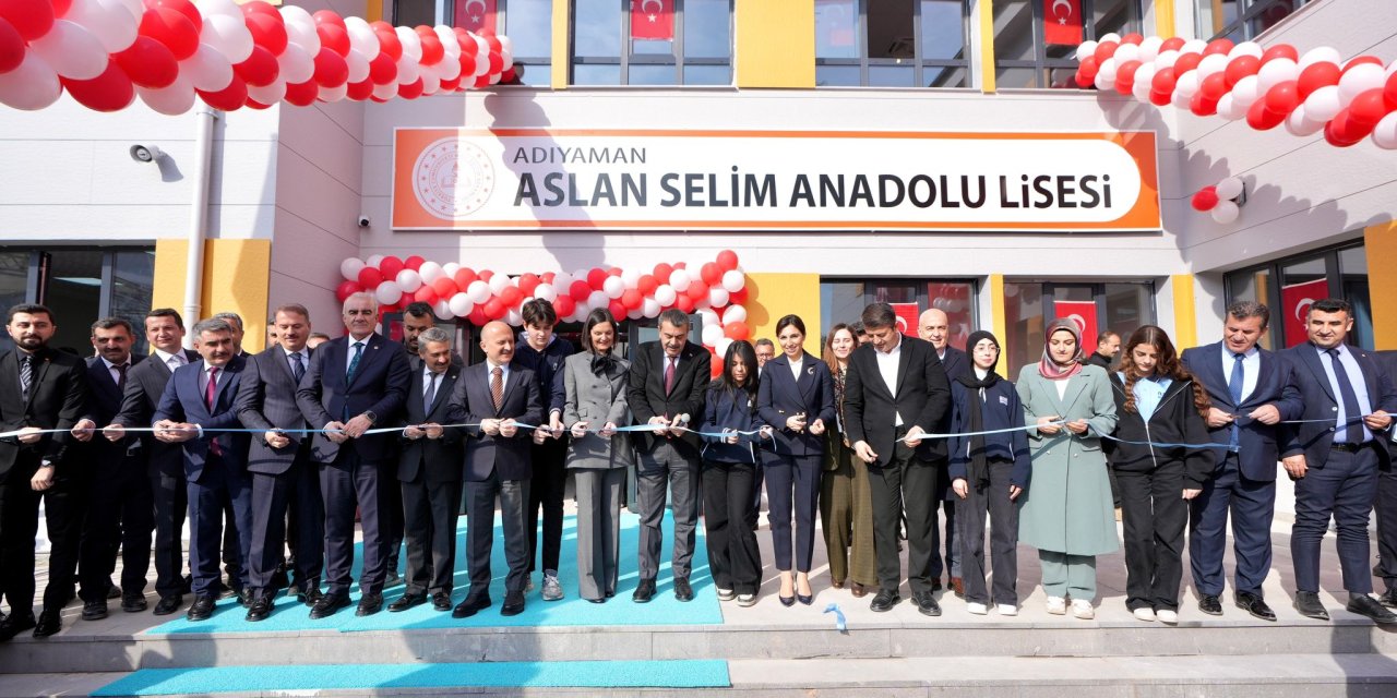 Oğlunun adını taşıyan lise açıldı, Milli Eğitim Bakanı da katıldı