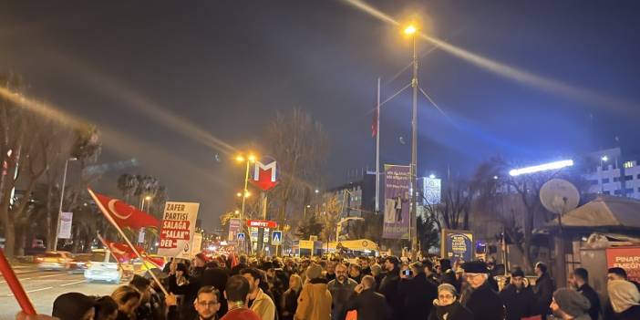 Zafer Partililer İstanbul Emniyet Müdürlüğü önünde toplandı