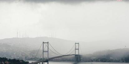 İstanbul Boğazı’nda gemi trafiği askıya alındı